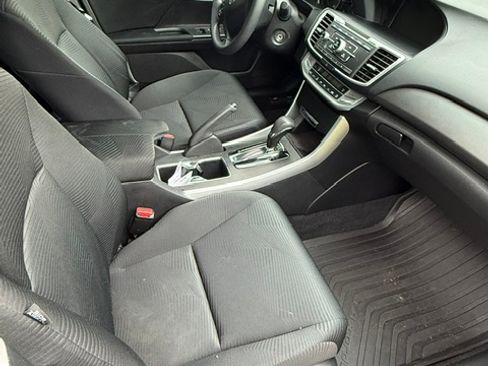Used 2014 Honda Accord LX image 8