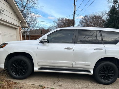 Used 2017 Lexus GX 460 Premium w/ Premium Package image 1