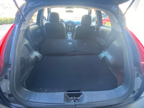 Used 2011 Nissan Juke SL image 12