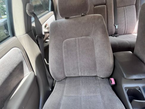 Used 1999 Toyota Camry LE w/ Value Pkg FWD image 26