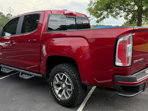 Used 2017 GMC Canyon SLE w/ All Terrain Package AWD/4WD image 10