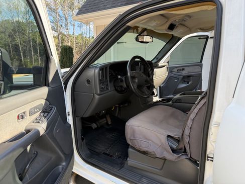 Used 2003 Chevrolet Silverado 3500 LT image 8