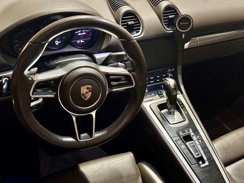 Used 2017 Porsche 718 Boxster image 14