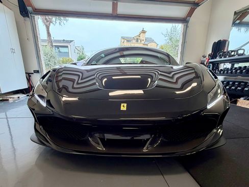 Used 2022 Ferrari F8 Tributo image 1