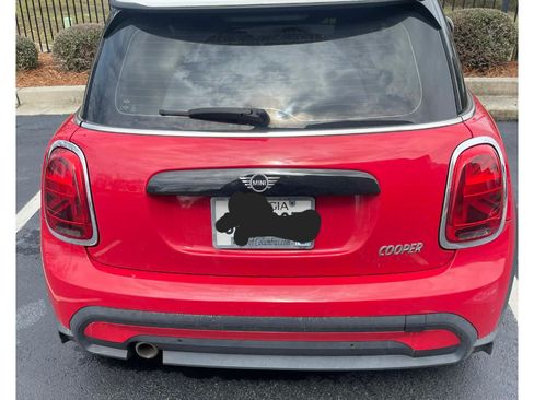 Used 2022 MINI Cooper 2-Door Hardtop w/ Premium Package image 4