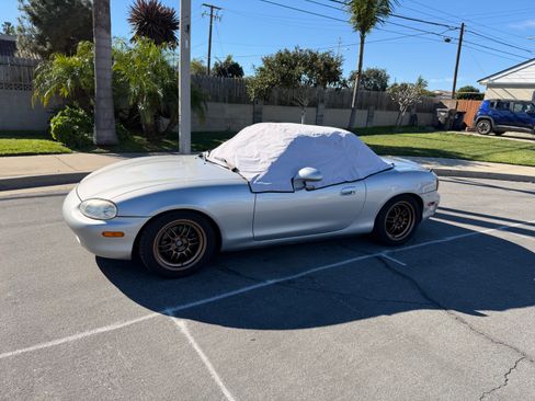 Used 1999 MAZDA MX-5 Miata image 27