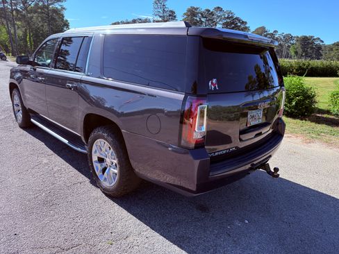 Used 2015 GMC Yukon XL SLT w/ Open Road Package AWD/4WD image 8