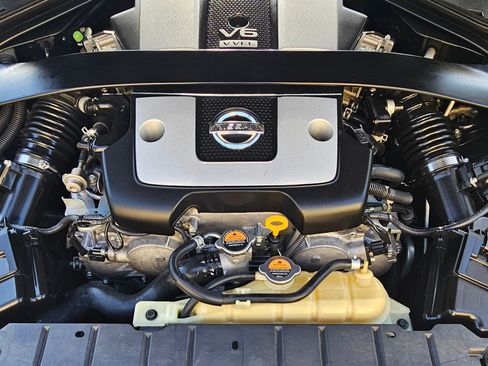 Used 2016 Nissan 370Z Touring Sport image 10