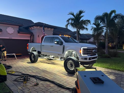 Used 2024 Ford F250 Limited w/ FX4 Off-Road Package image 2