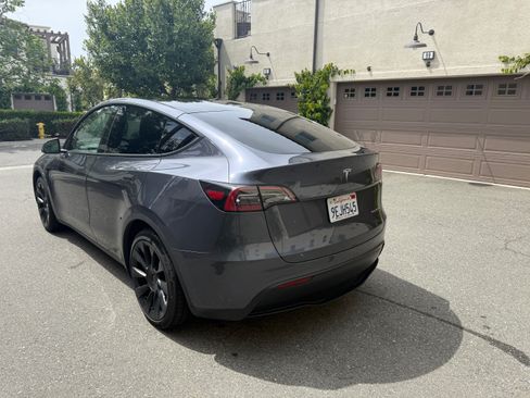 Used 2023 Tesla Model Y Long Range image 4