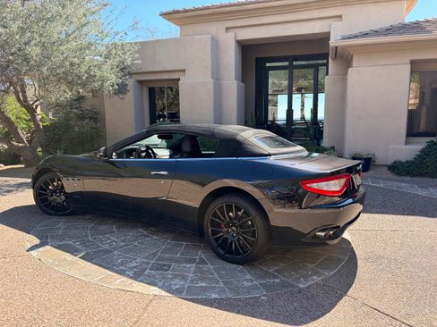 Used 2011 Maserati GranTurismo Convertible image 6