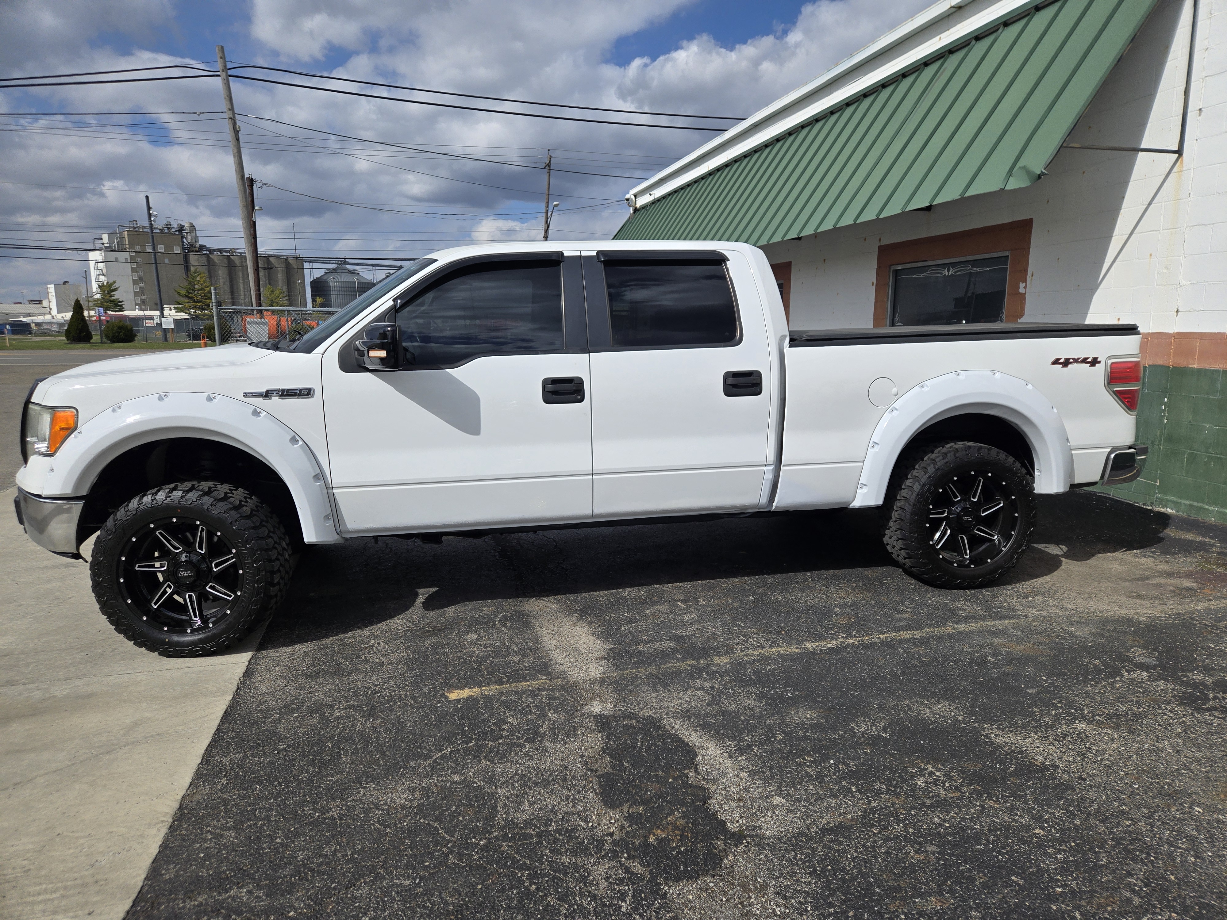 Used 2011 Ford F150 XLT w/ Trailer Tow Pkg AWD/4WD image 2