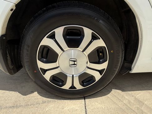 Used 2014 Honda Civic Hybrid Sedan image 15
