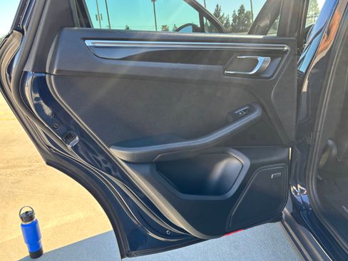 Used 2017 Porsche Macan Sport Edition image 22