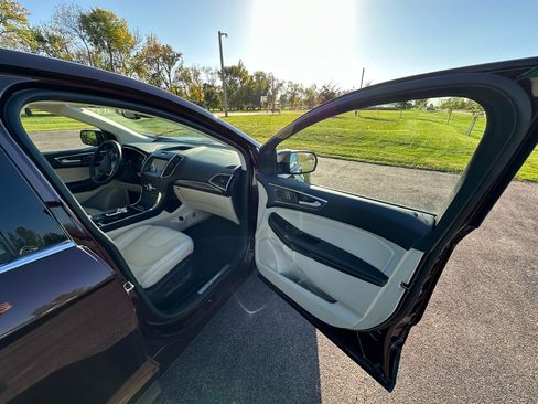 Used 2020 Ford Edge Titanium w/ Equipment Group 301A image 22