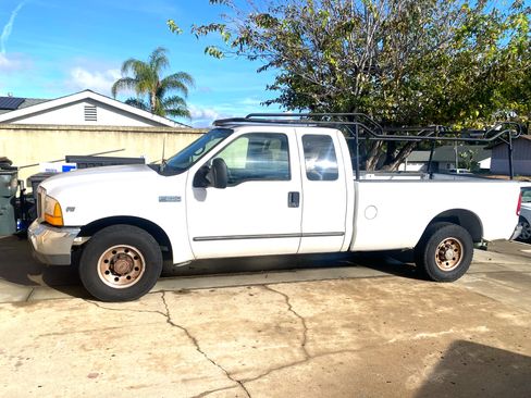 Used 1999 Ford F250 2WD SuperCab Super Duty image 2