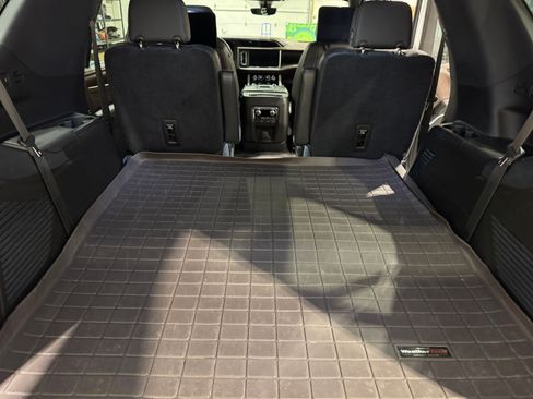 Used 2021 GMC Yukon Denali w/ Denali Ultimate Package image 13