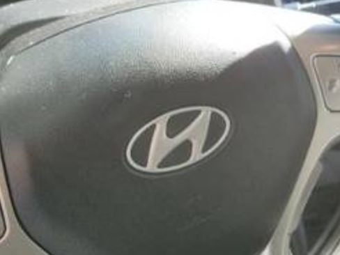 Used 2012 Hyundai Tucson GLS image 10