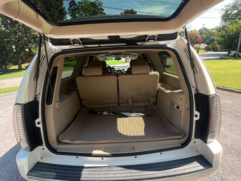 Used 2013 Cadillac Escalade ESV Premium AWD/4WD image 9