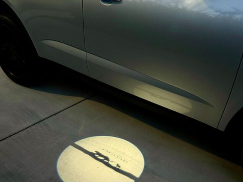 Used 2018 Jaguar E-PACE S image 17