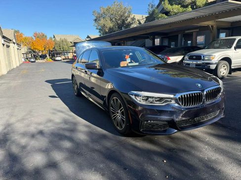 Used 2019 BMW 530e w/ M Sport Package image 16