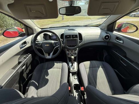 Used 2015 Chevrolet Sonic LT image 10