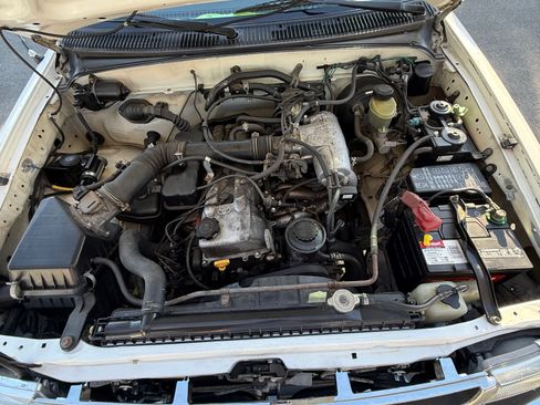 Used 1999 Toyota Tacoma 2WD Xtracab image 10