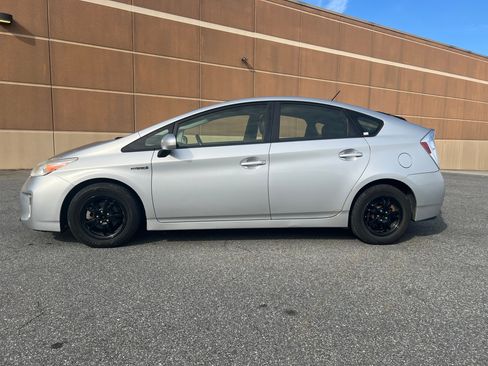 Used 2013 Toyota Prius Four image 2