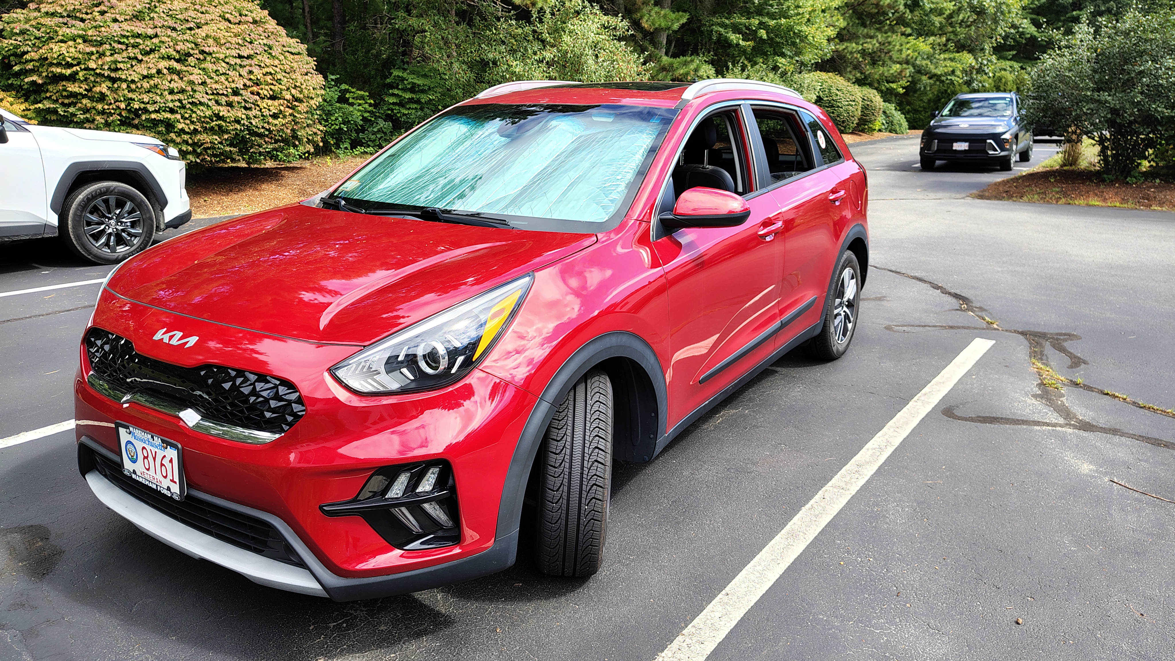 Used 2022 Kia Niro LXS FWD image 2