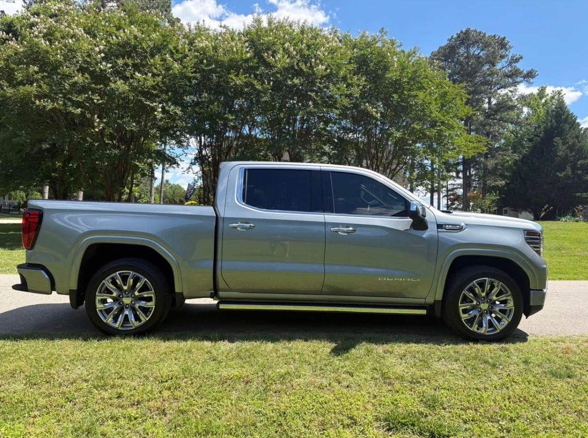 Used 2025 GMC Sierra 1500 Denali AWD/4WD image 6