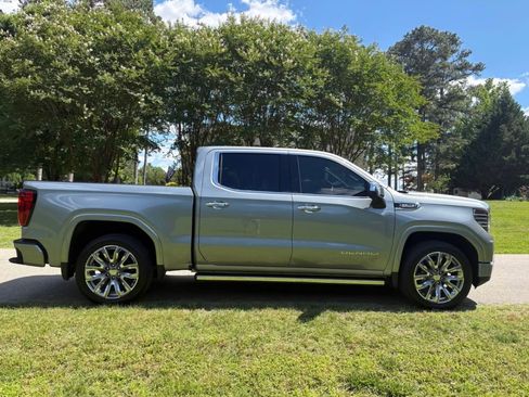 Used 2025 GMC Sierra 1500 Denali AWD/4WD image 6