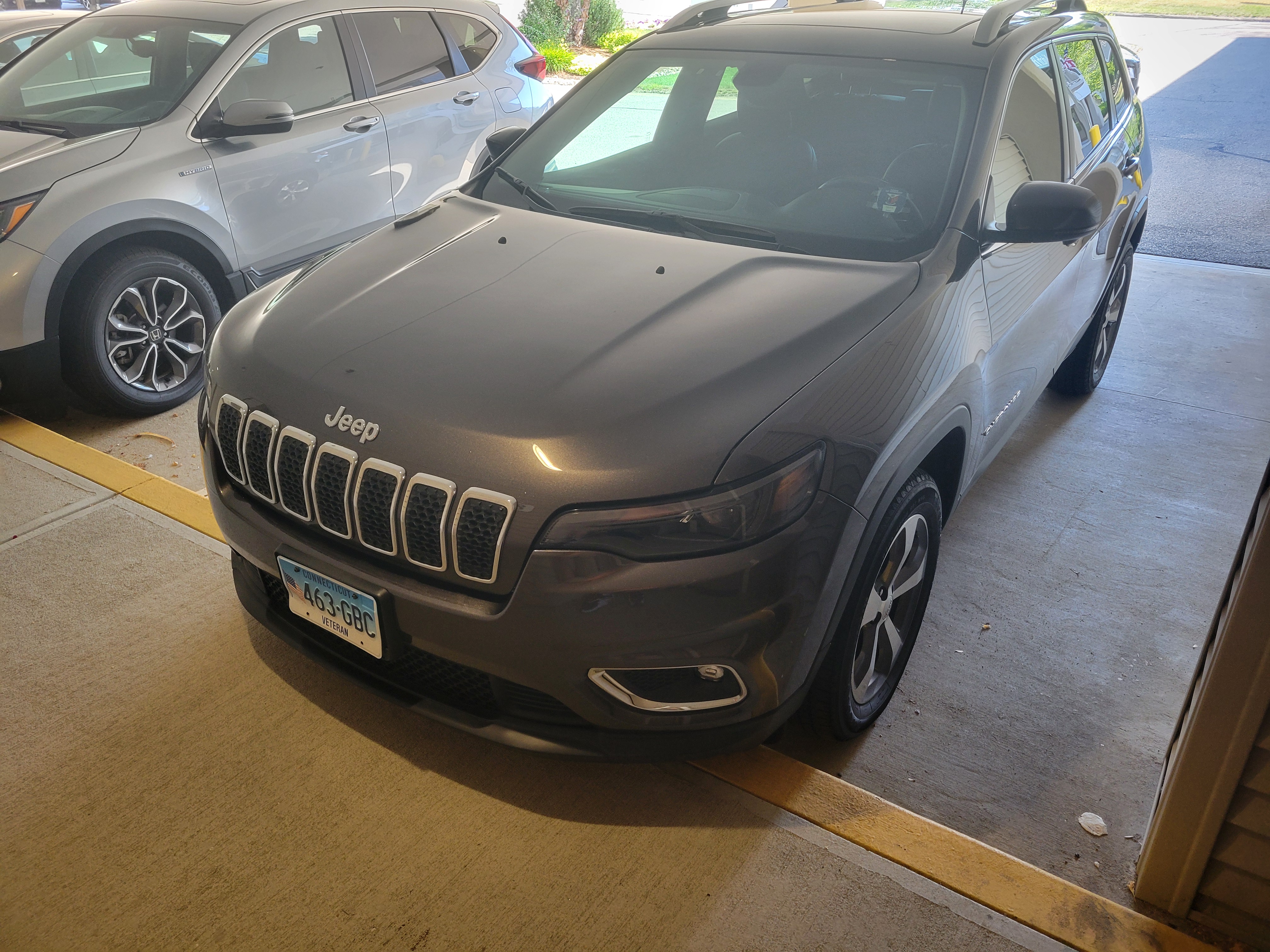 Used 2019 Jeep Cherokee Limited AWD/4WD image 5