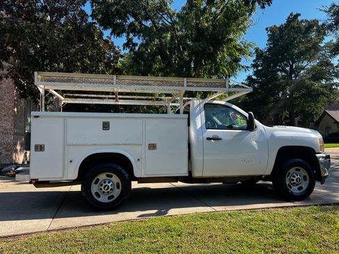 Used 2013 Chevrolet Silverado 2500 W/T image 2