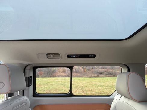 Used 2025 Volkswagen ID. Buzz 1st Edition image 30