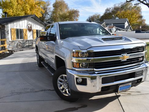 Used 2017 Chevrolet Silverado 2500 LTZ w/ Duramax Plus Package image 4
