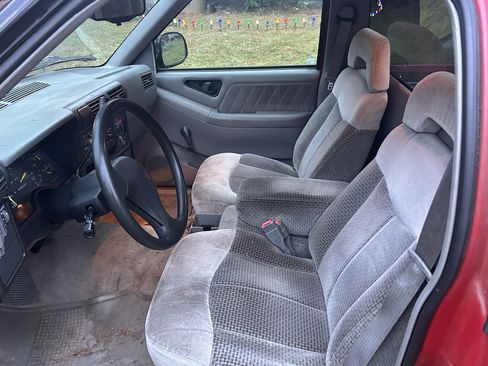 Used 1994 GMC Sonoma 2WD Regular Cab image 5