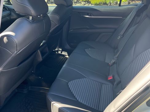Used 2022 Toyota Camry SE FWD image 13