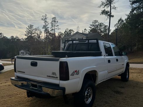 Used 2004 Chevrolet Silverado 2500 LT w/ Skid Plate Package image 9