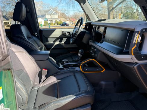 Used 2023 Ford Bronco Badlands image 9