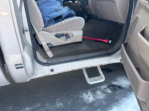 Used 1999 Ford F250 2WD Regular Cab Super Duty image 27