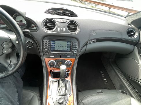 Used 2005 Mercedes-Benz SL 55 AMG image 9