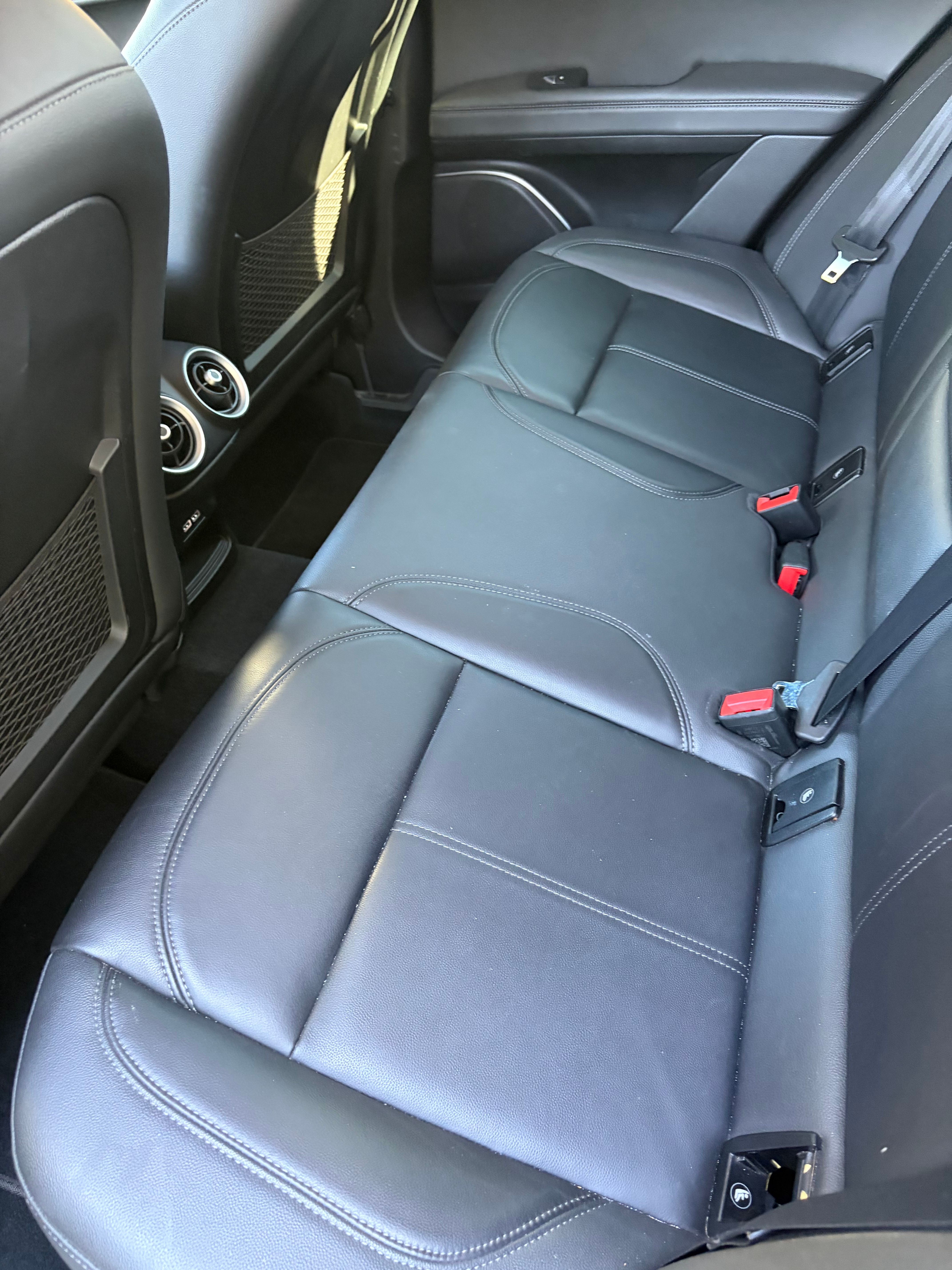 Used 2020 Alfa Romeo Stelvio Ti AWD/4WD image 2