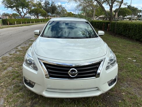 Used 2014 Nissan Altima 3.5 SL w/ Technology Package image 2