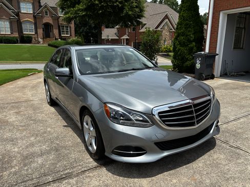 Used 2014 Mercedes-Benz E 350 Sedan image 1