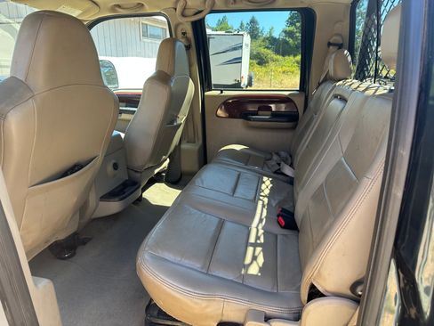 Used 2005 Ford F350 Lariat AWD/4WD image 17