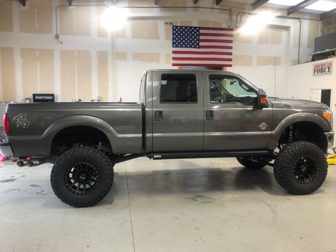 Used 2014 Ford F250 XLT w/ XLT Premium Package AWD/4WD image 17
