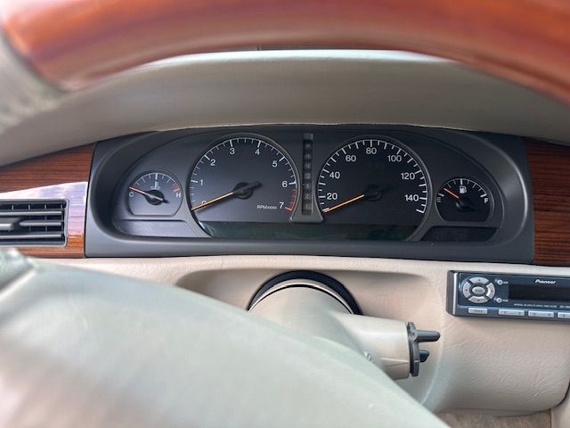 Used 2001 Cadillac Eldorado Touring FWD image 25
