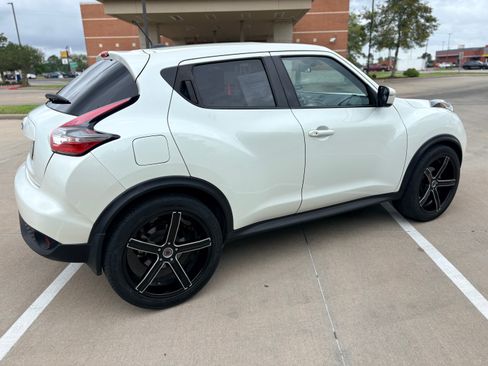 Used 2016 Nissan Juke SV image 8