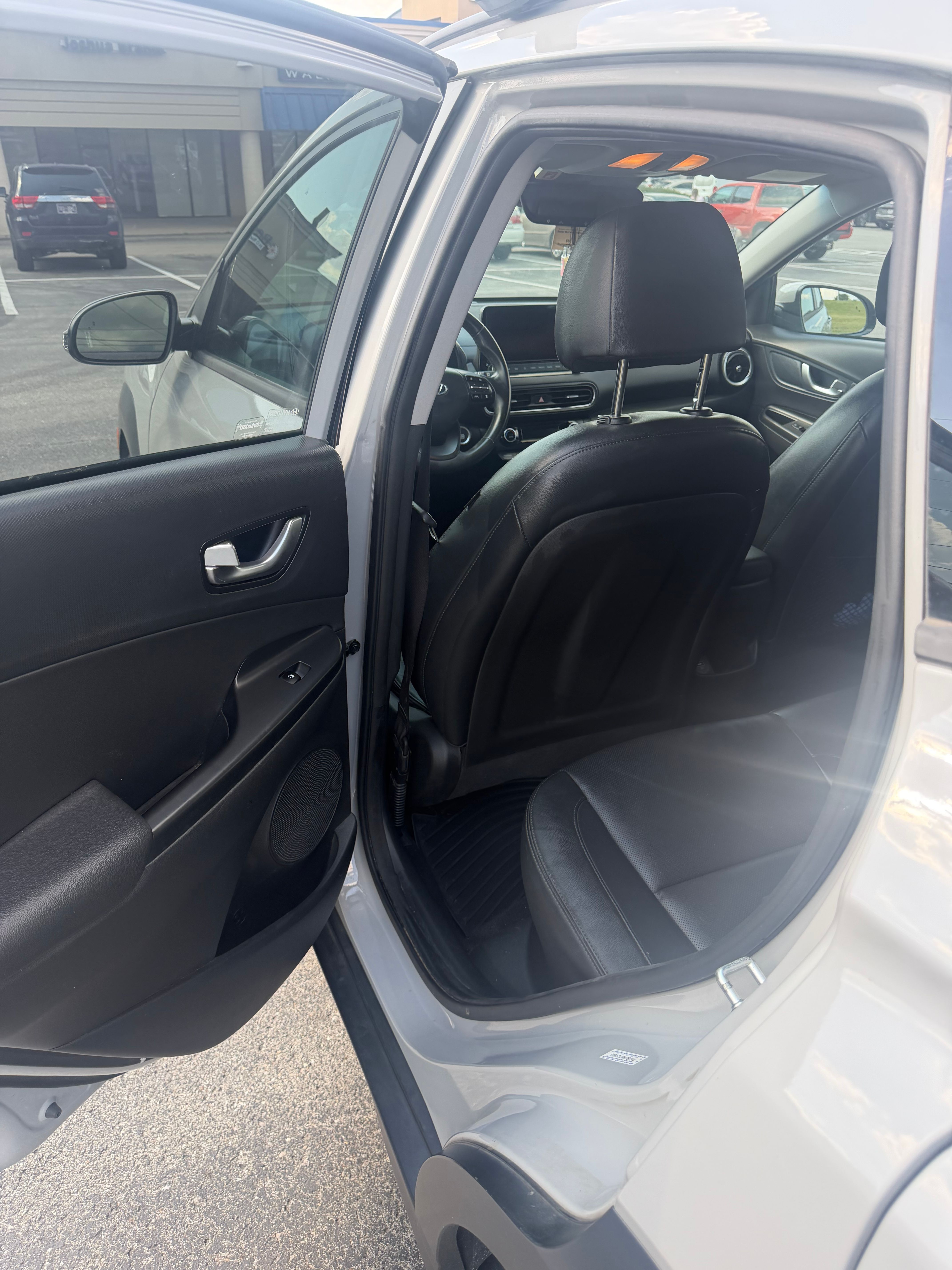 Used 2022 Hyundai Kona Limited AWD/4WD image 15