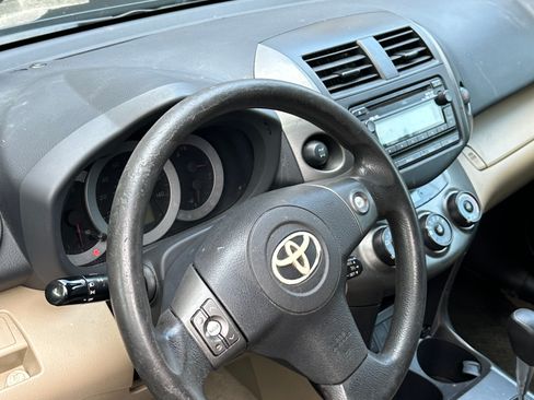 Used 2012 Toyota RAV4 4WD image 20